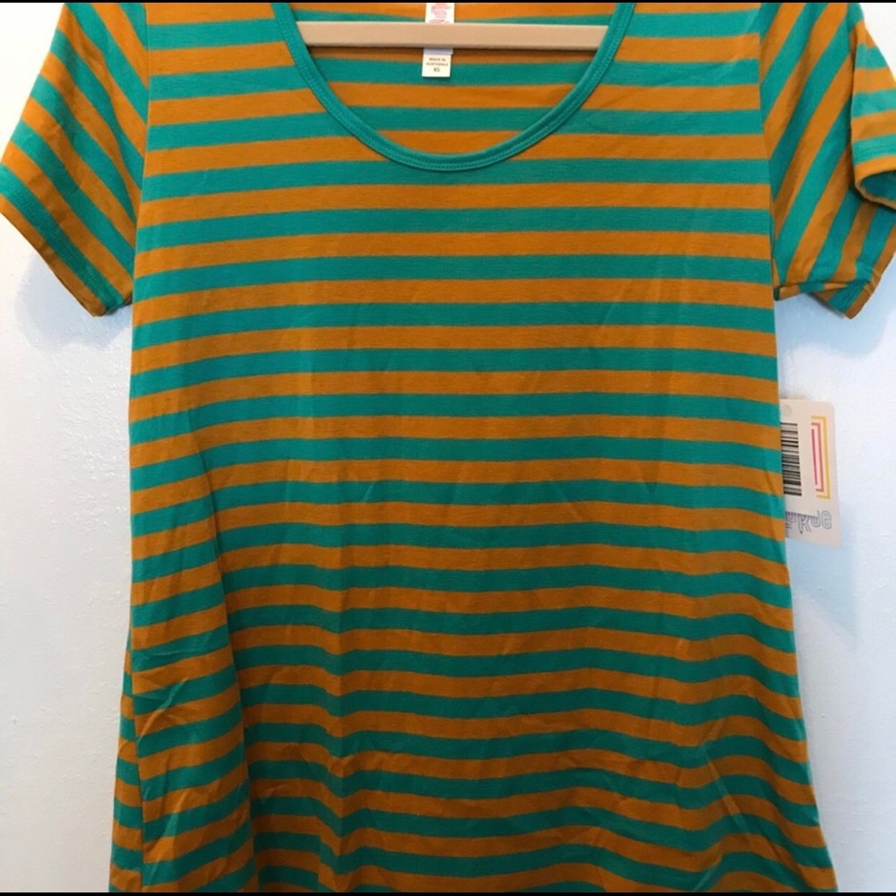 XS LuLaRoe Classic T